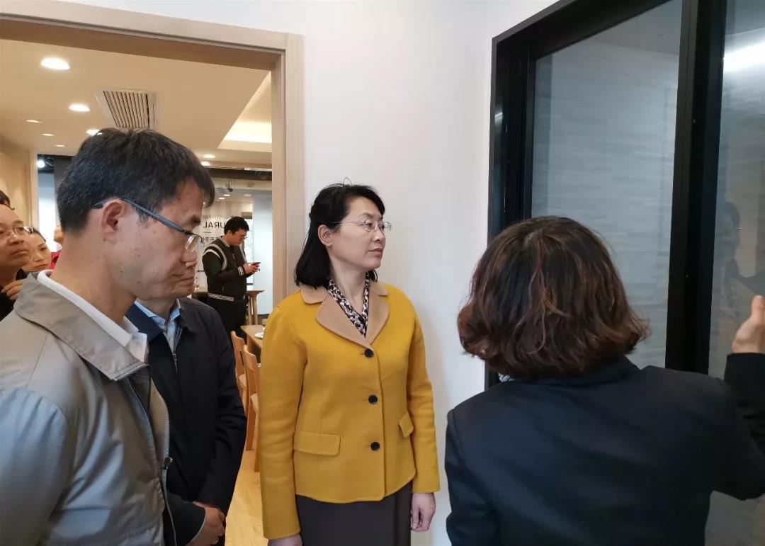 肖艳彦总经理介绍整体淋浴房