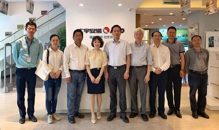 浙江省民政厅副厅长方仁表一行领导莅临广宇安诺【健康·养老·住空间】城市综合展厅